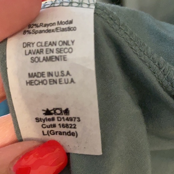 Green long,flowwy top - Picture 7 of 7